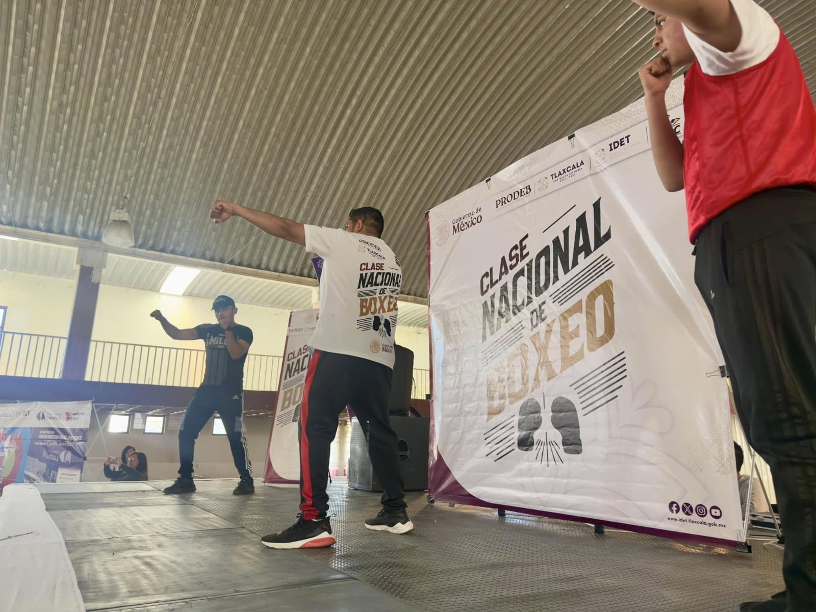 Invita gobierno del estado a participar en clase nacional 'Boxeando por la Paz'